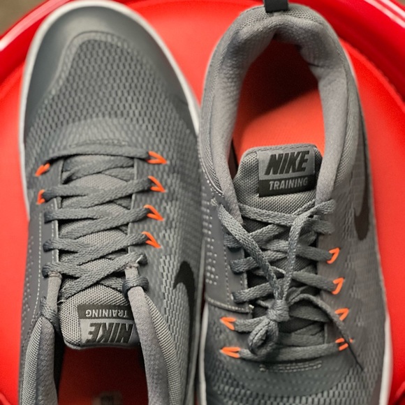 Nike Legend Trainer Size 9.5(Mens) - Picture 12 of 17